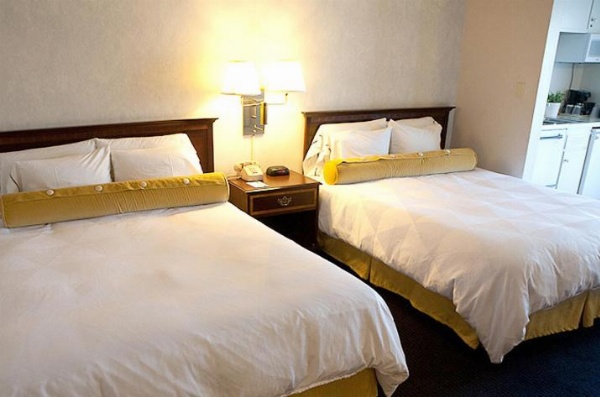 Coral Reef Inn & Condo Suites image 4